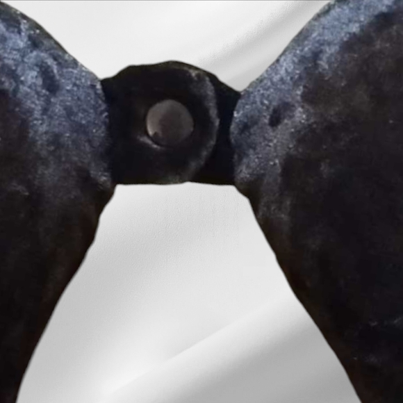 Cloudz Luxe Crushed Velvet Memory Foam Neck Pillow - Picture 2 of 5